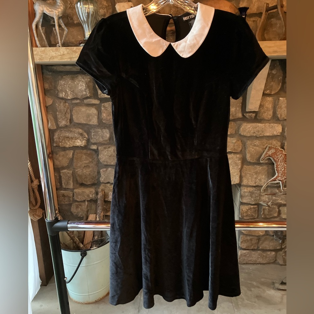 Hot Topic small velvet Wednesday Addams style dress